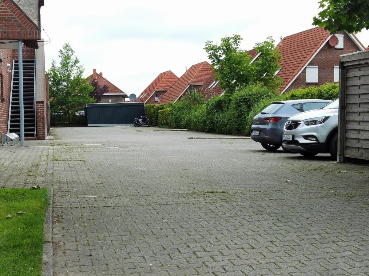 Schaake Hooksiel - Charmante Reetdachwohnung & Kostenfreier Parkplatz Eksteriør billede